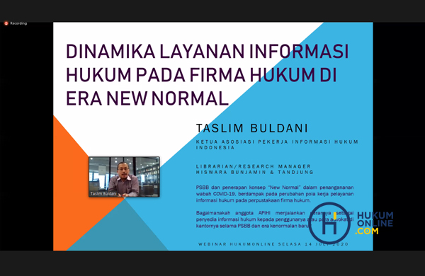 Taslim Buldani saat berbicara dalam webinar ulang tahun Hukumonline ke-20 bertajuk 'Strategi Pengembangan Layanan Informasi Hukum Berbasis Digital di Era New Normal', Selasa (14/7). Foto: RES