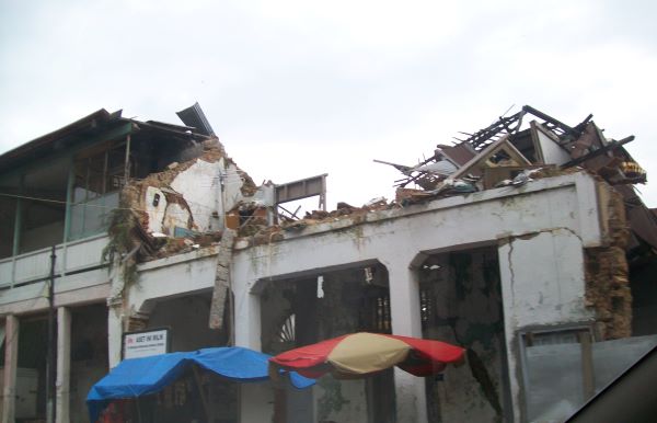 Bangunan hancur karena gempa. Foto: MYS