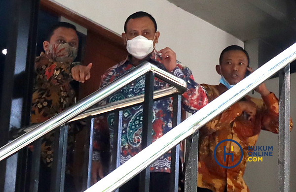 Usai Jalani Sidang Etik Ketua KPK Lari Dari Kejaran Wartawan 3.JPG