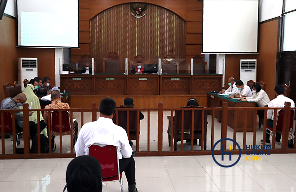 Pengadilan Negeri Jakarta Selatan menggelar sidang praperadlian Habib Rizieq Shihab  atas penetapan dirinya sebagai tersangka oleh Polda Metro Jaya terkait kasus penghasutan kerumunan massa yang terjadi di Petamburan, 10 November 2020 yang lalu. Foto: RES