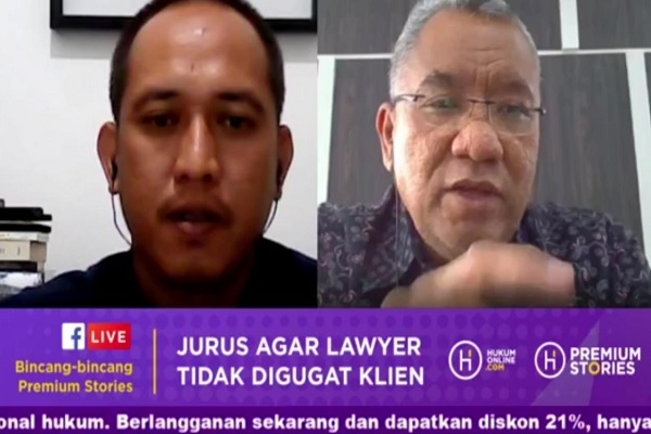 Diskusi daring bertajuk 'Jurus Agar Lawyer Tidak Digugat Klien' live Facebook Hukumonline, Jumat (22/1). Foto: Hol