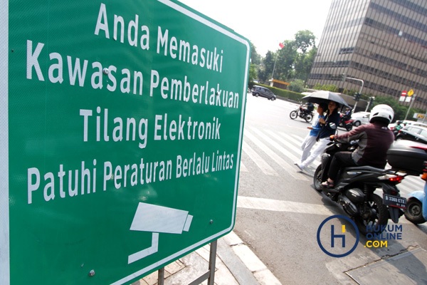 Peringatan tilang elektronik jalan protokol di Jakarta. Foto: RES