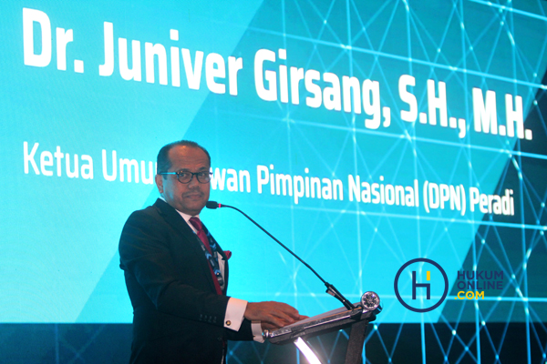 Ketua Umum PERADI-SAI, Dr. Juniver Girsang, S.H., M.H. Foto: RES.
