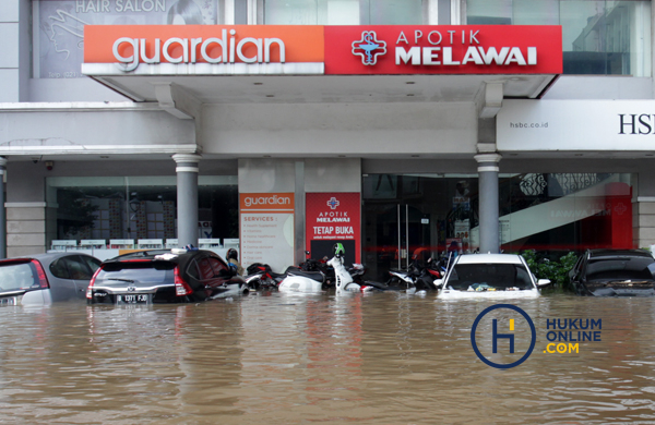 Sejumlah Mobil Terendam Banjir 6.JPG