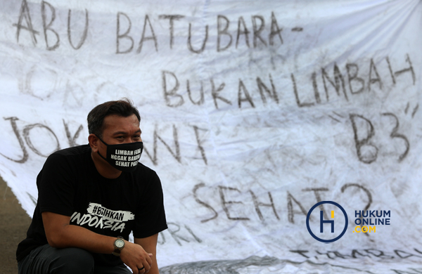 Aksi Tolak Penghapusan Limbah Berbahaya di Patung Kuda 3.JPG