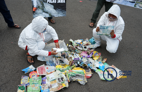 AKSI KAMPANYE STOP SAMPAH IMPOR MASUK INDONESIA 4.jpg