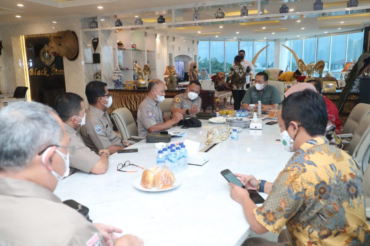 Ketua MPR RI Bambang Soesatyo menerima Pengurus ABUJAPI Pusat (Asosiasi Badan Usaha Jasa Pengamanan Indonesia), di Jakarta, Kamis (3/6). Foto: istimewa.