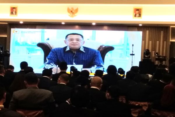 Ketua MPR Bambang Soesatyo saat menyampaikan pesan dalam HUT KAI ke-13 secara virtual, Sabtu (12/6/2021) malam. Foto: RFQ