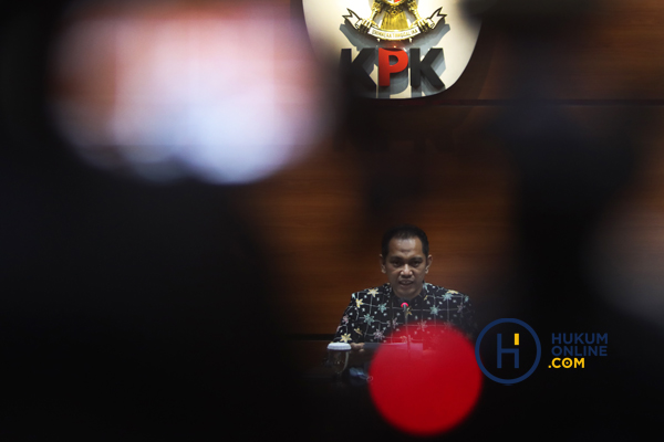 Wakil Ketua KPK Nurul Ghufron saat menyampaikan keberatan KPK atas LAHP Ombudsman pada Kamis (5/8). Foto: RES