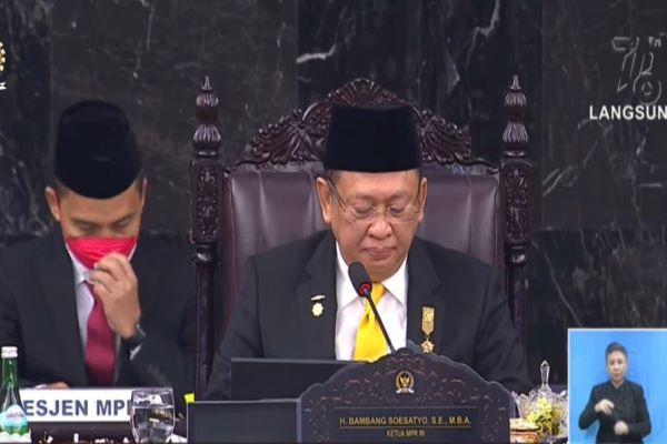 Ketua MPR Bambang Soesatyo dalam dalam pidato pembukaan Sidang Tahunan MPR Tahun 2021, di Komplek Gedung Parlemen, Senin (16/8/21). Foto: RFQ