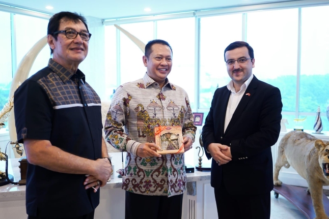 Ketua MPR Bambang Soesatyo terima pengurus Yayasan Tahfidz Sulaimaniyah. Foto: Istimewa. 