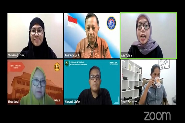 Sejumlah narasumber dalam diskusi daring bertajuk 'Tarik Ulur RUU PDP: Perdebatan Otoritas PDP Independen dan Pengganjalnya',Â Jumat (12/11/2021). Foto: DAN