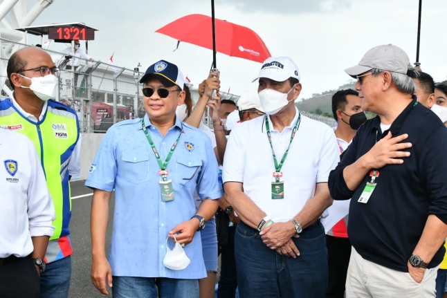 Ketua MPR Bambang Soesatyo dan Menteri Koordinator Bidang Kemaritiman dan Investasi Luhut B Panjaitan. Foto: Istimewa.
