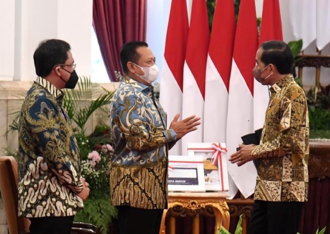 Ketua MPR Bambang Soesatyo dan Presiden Joko Widodo. Foto: Istimewa.