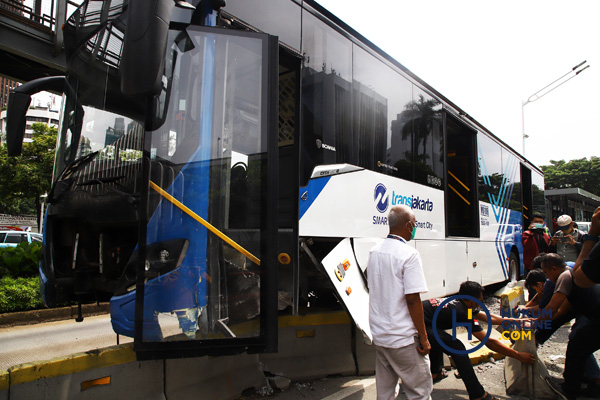 Bus Transjakarta Kembali Kecelakaan 1.jpg
