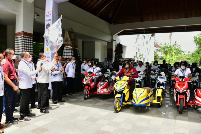 Ketua MPR Lepas Reli Motor Listrik Pertama di Indonesia