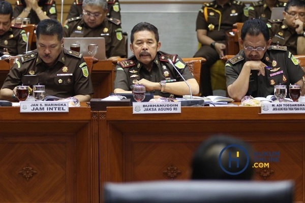Jaksa Agung Sanitiar Burhanuddin (tengah). Foto: RES