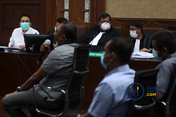Sidang Aziz Syamsuddin Mendengarkan Keterangan Saksi