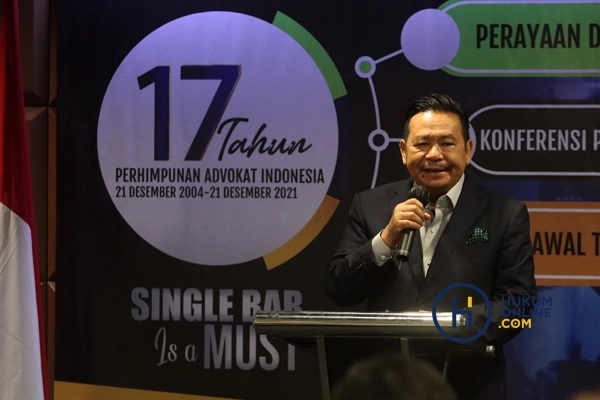 Ketua Umum DPN Peradi Otto Hasibuan saat menyampaikan 'Catatan Hukum Awal Tahun Peradi', Jum'at (7/1/2022). Foto: RES