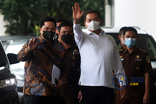 Menteri BUMN Erick Thohir menyambangi Kejaksaan Agung (Kejagung), Jakarta Selatan, Selasa (11/1). Foto: RES