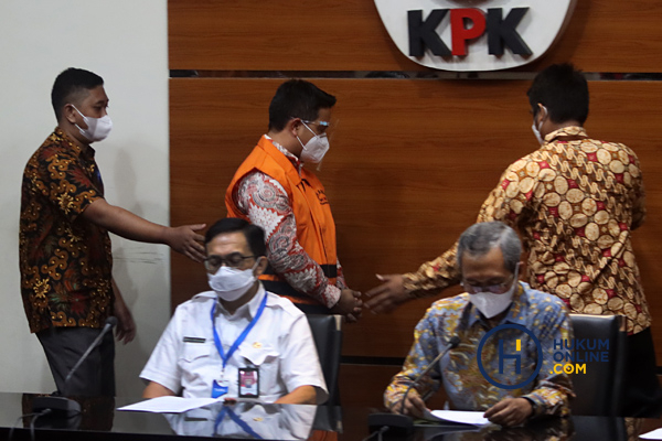 KPK Tahan Eks Dirjen Keuangan Daerah Kemendagri 2.jpg