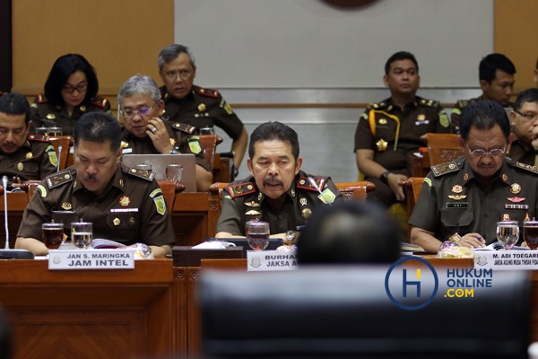 Jaksa Agung ST Burhanuddin saat rapat dengar pendapat dengan Komisi III DPR. Foto: RES 