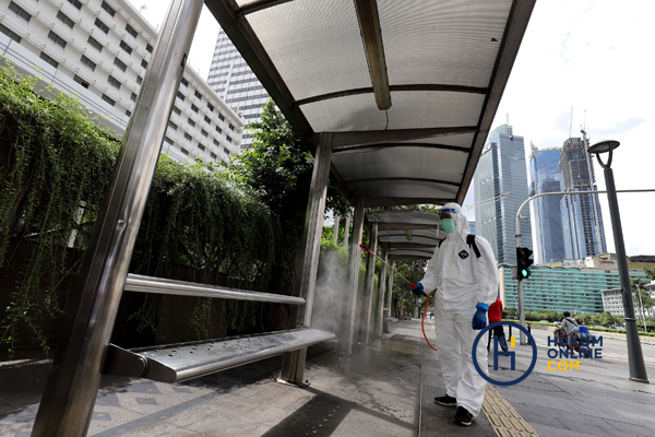 Penyemprotan Disinfektan di Area Publik 6.jpg