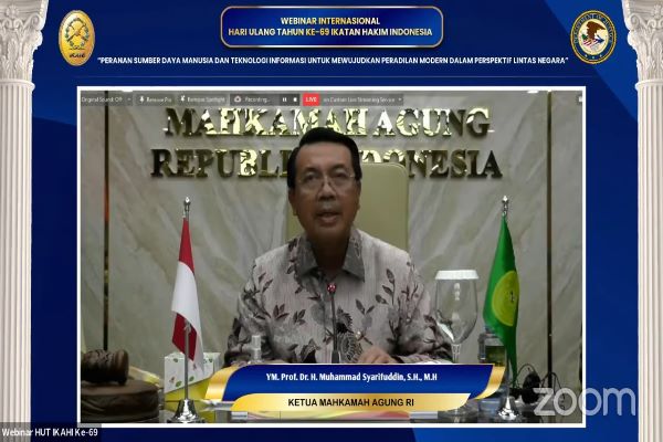 Ketua MA M. Syarifuddin dalam Webinar Internasional memperingati HUT IKAHI ke-69, Kamis (17/3/2022). Foto: FKF