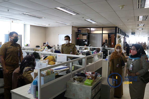 Hari Pertama Kerja, ASN di Jakarta Kembali Ngantor dengan Kapasitas 75 Persen 5.jpg