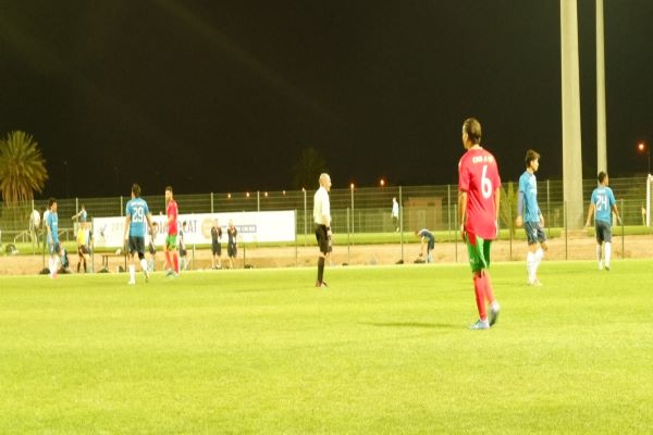 Suasana saat pertandingan antara PERADI FC (biru) dengan Casablanca Advocats A, Maroko (merah). Foto: Abe