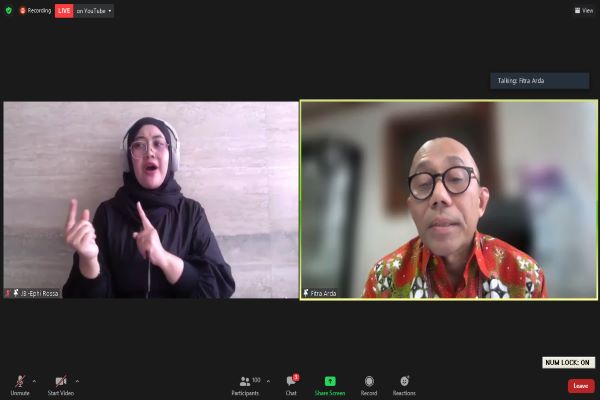 Sesditjen Kemendikbudristek Fitra Arda (kanan) dalam diskusi bertajuk 'Dana Sudah Ada, Strateginya Mana: Lima Tahun Implementasi UU Pemajuan Kebudayaan', Selasa (24/5/2022). Foto: ADY 