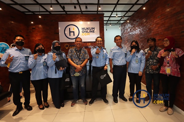 Badan Pembinaan Hukum Nasional Kementerian Hukum dan Hak Asasi Manusia (BPHN Kemenkumham) mengunjungi kantor Hukumonline terkait bisnis proses di Hukumonline. Jakarta, Selasa (24/5). Foto: RES