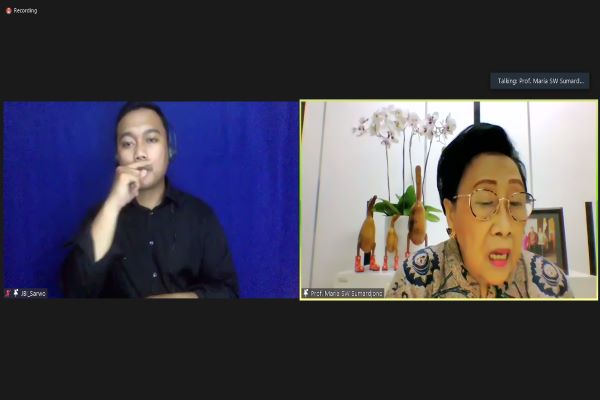Talkshow dan soft lauching buku karya Prof Maria SW Sumardjono (kanan) berjudul 'Pengaturan Pertanahan Pasca Putusan MK Nomor 91/PUU-XVIII/2020, Antara Dua Pilihan', Sabtu (28/5/2022). Foto: ADY