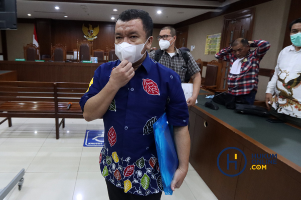 Kasus Suap Pajak, KPK Tuntut Dua Eks Pemeriksa Pajak 10 Tahun dan 8 Tahun Penjara  4.jpg