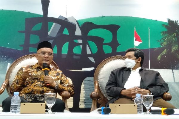 Narasumber diskusi mengenai polemik kebijakan penyelenggaraan ibadah haji di Komplek Gedung Parlemen, Kamis (2/6/2022). Foto: RFQ