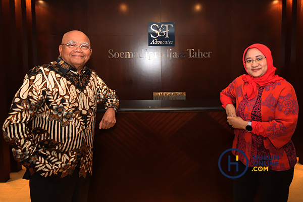 Founding Partner Soemadipradja & Taher (S&T) Hafzan Taher dan Senior Partner S&T Retno Muljosantoso. Foto: RES