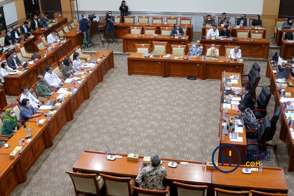 Suasana rapat kerja antara pemerintah dan Komisi III DPR terkait kelanjutan pembahasan RKUHP, Rabu (6/7/2022). Foto: RES 
