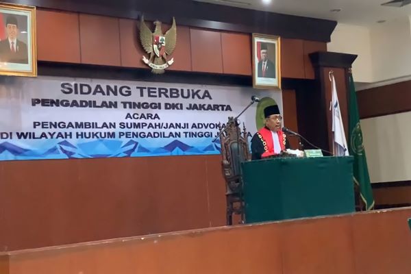 Ketua Pengadilan Tinggi DKI Jakarta Soedarmadji saat mengambil sumpah advokat beberapa waktu lalu. 