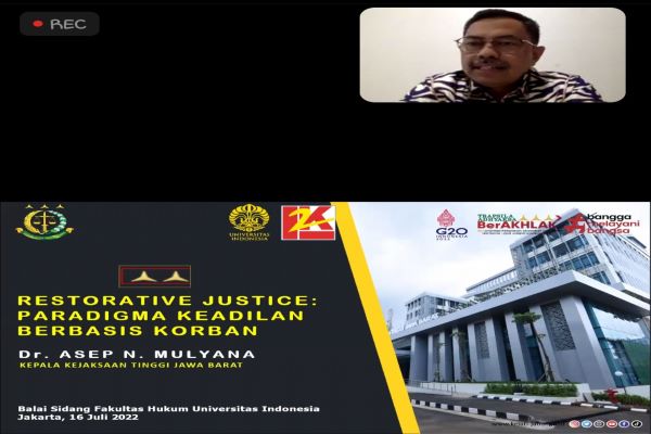 Kepala Kejaksaan Tinggi Jawa Barat, Asep Nana Mulyana saat diskusi bertajuk 'Restorative Justice Apakah Solutif?', Sabtu (16/7/2022). Foto: NEE 