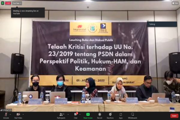 Narasumber dalam diskusi bertema 'Telaah Kritis Terhadap UU No.23 Tahun 2019 tentang PSDN dalam Perspektif Politik, Hukum-HAM, dan Keamanan', Senin (1/8/2022). Foto: ADY