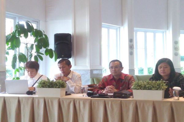 Tim Penasihat Hukum Istri Irjen Ferdy Sambo, berinisial PC, saat konferensi pers di Jakarta, Kamis (4/8/2022). Foto: ADY