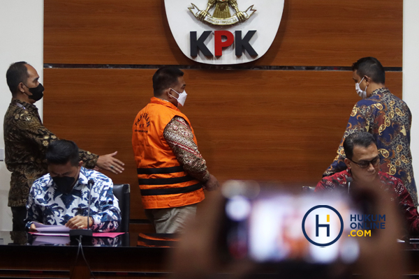 KPK Tahan Mantan Wakil Ketua DPRD Tulungagung 4.jpg