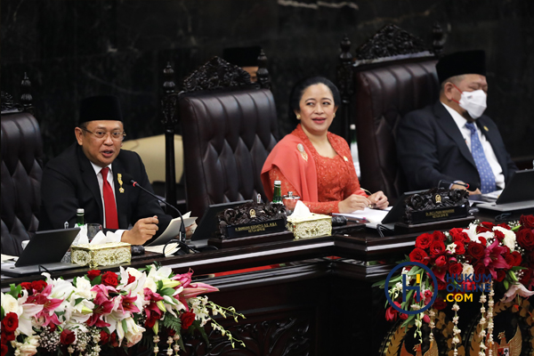Ketua MPR Bambang Soesatyo (kiri) dalam Pidato Kenegaraan dalam Sidang Tahunan MPR memperingati HUT ke-77 Republik Indonesia di Gedung MPR, Selasa (16/8/2022). Foto: RES