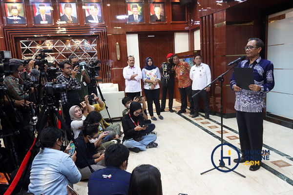 Mahfud MD Nyatakan Laporan Tragedi Kanjuruhan Segera Diserahkan ke Jokowi 2.jpg