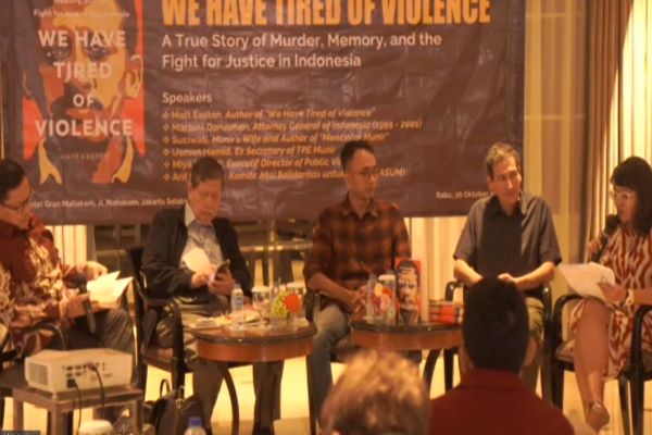 Narasumber dalam acara peluncuran buku berjudul 'We Have Tired of Violence: A True Story of Murder, Memory, and the Fight for Justice in Indonesia', Rabu (26/10/2022). Foto: ADY 