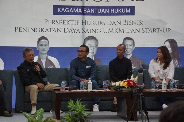 Keluarga Alumni Universitas Gadjah Mada (Kagama) Bantuan Hukum, menyelenggarakan kegiatan upaya peningkatan daya saing UMKM dan Startup di lingkungan FH UGM, Senin (21/11). Foto: WIL