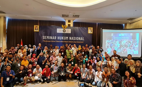 Acara Seminar Hukum Nasional Masyarakat Hukum Pidana & Kriminologi Indonesia (MAHUPIKI), bertema membangun Hukum Pidana dalam Negara Hukum yang Demokratis. Foto: Istimewa