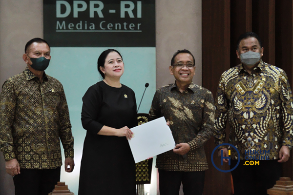 DPR Terima Surpres Penunjukan Calon Panglima TNI 1.jpg