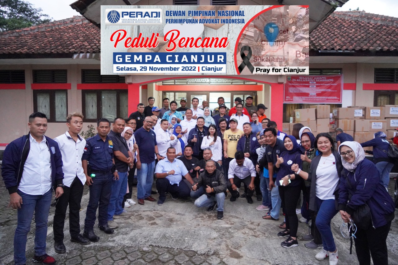 Pengurus DPC dan DPN Peradi dalam Peradi Peduli Bencana Gempa Cianjur, Selasa (29/11). Foto: istimewa.
