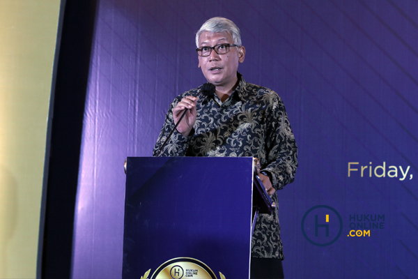 Salah satu penerima penghargaan saat memberi sambutan dalam ajang In-House Counsel Awards 2022 di JS Luwansa Hotel Jakarta, Jumat (2/12/2022) malam. Foto: RES 